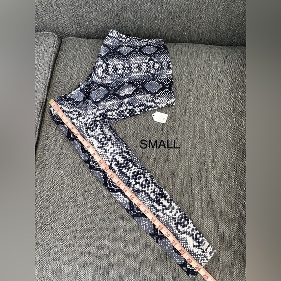 Black and white animal print crop top one shoulder medium and large NWT - Picture 10 of 12